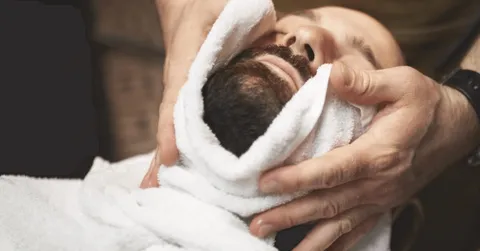 5 Surprising Benefits of Hot Towel Treatments in Barbershop